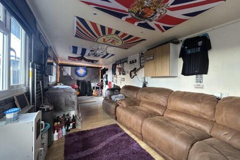 Shed / Man Cave