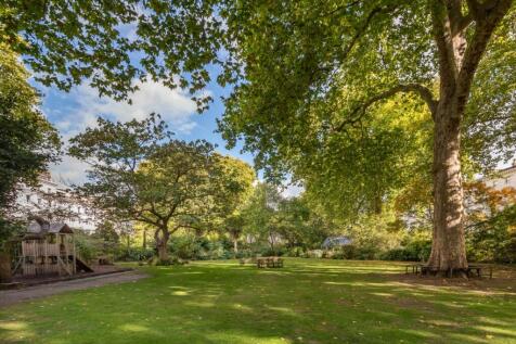 Eccleston Square ...