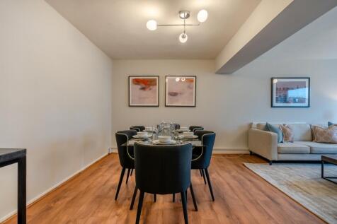 8586912-interior21