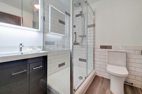 9_Shower Room-0