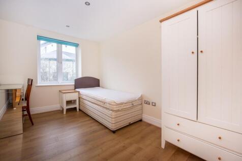 birchwood-house-4...