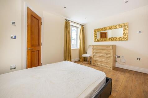 birchwood-house-4...
