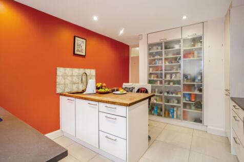 Glenmore House 29...