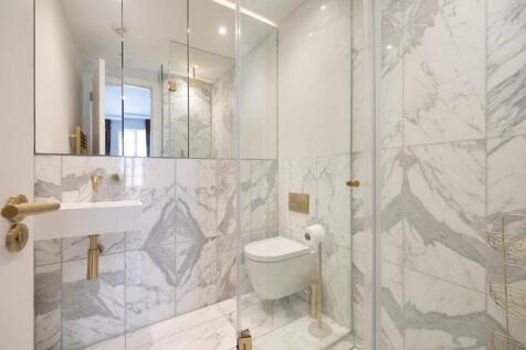 En-suite shower