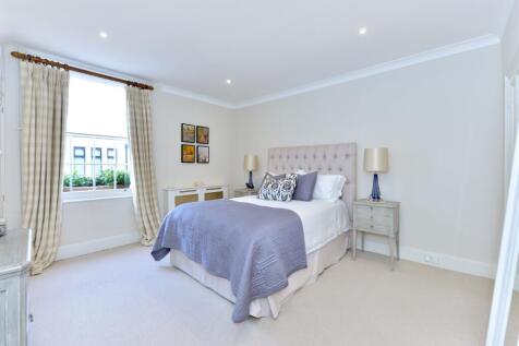 Principal bedroom