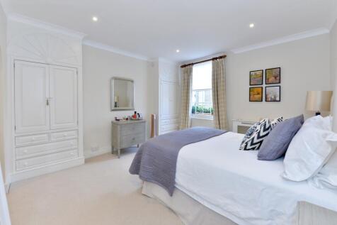 Principal bedroom