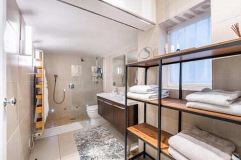 En-Suite Shower