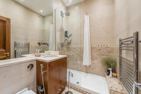 Bo En Suite Showe...