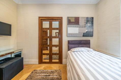 Bo Bedroom