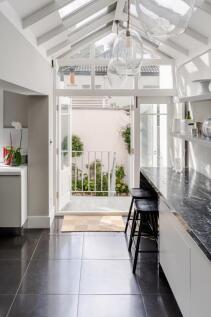 14-Eaton-Terrace-020
