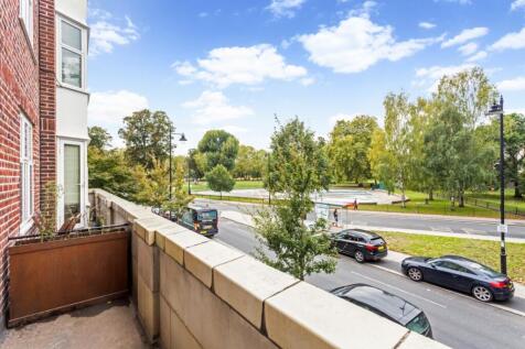 F4 Windsor Court ...