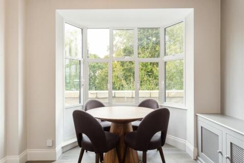 F4 Windsor Court ...