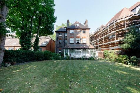 54-Fitzjohns-Aven...