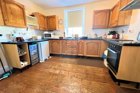 Kitchen 1.jpg