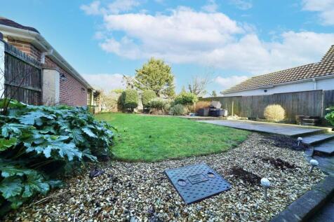 Patio To Rear B.jpg