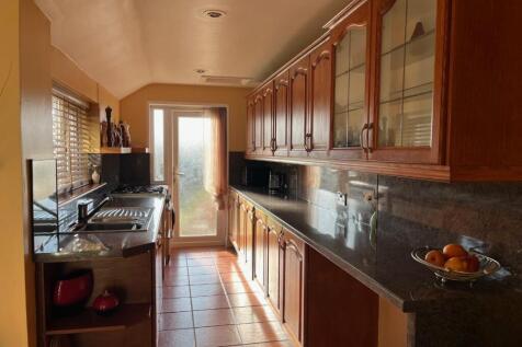 kitchen 2.jpg