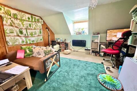 Flat 3 Living Room 2.jpg
