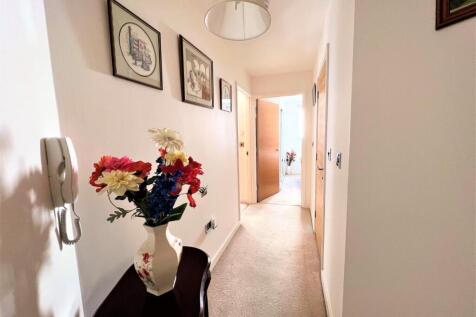 Hallway.jpg