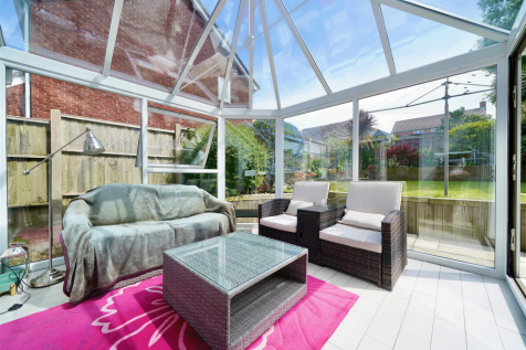 Conservatory Facing Garedn.png