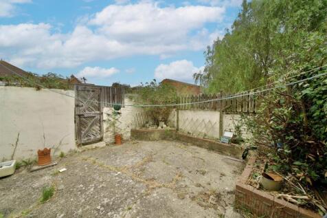 longcroft garden 1 edit.jpg