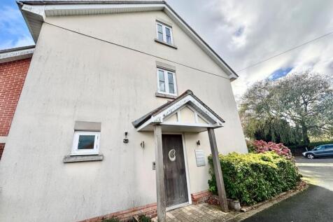 Flat 5 14 Fernhill Front picture.jpg