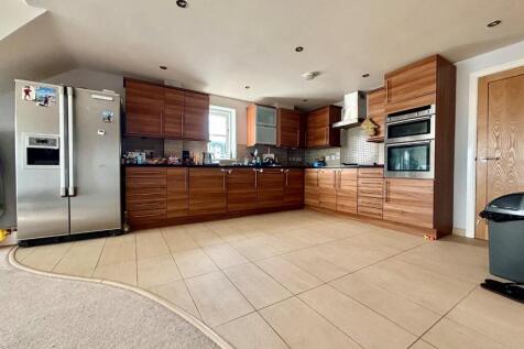 Flat 5 14 Fernhill Kitchen 2.jpg