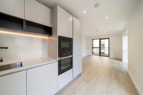 24 Scarlet Court