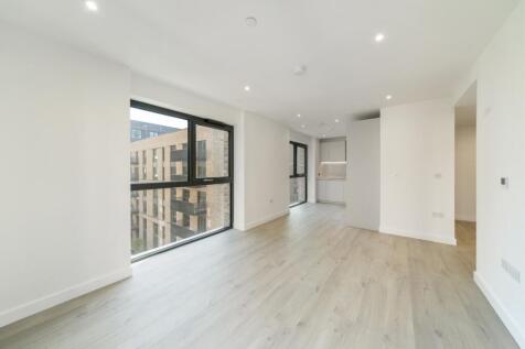 24 Scarlet Court
