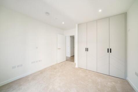 24 Scarlet Court