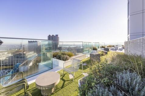 Roof terrace hale...
