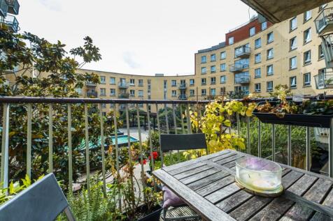 Carronade Court