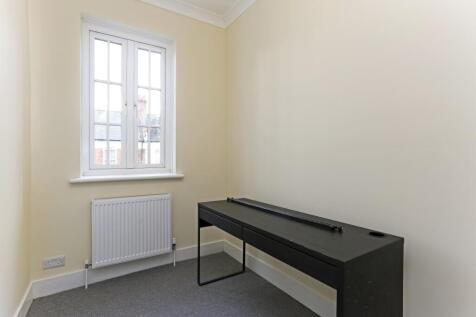 82 Tamworth Stree...