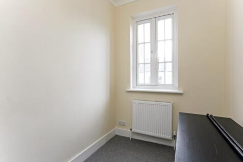 82 Tamworth Stree...