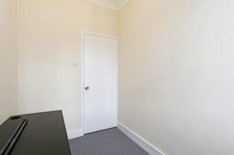 82 Tamworth Stree...