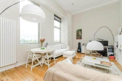Living room 1-4000