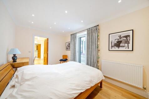 1347428-11-68b5df...