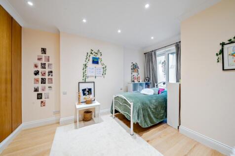 1347428-13-68b5e0...