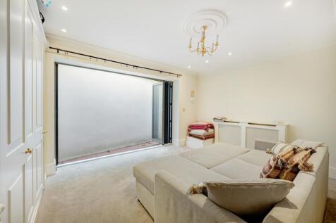 Bedroom LG Rear