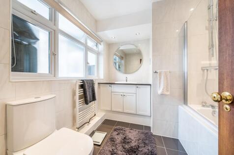 En suite bathroom