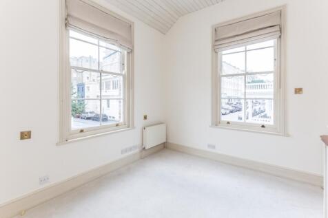 Principal Bedroom...