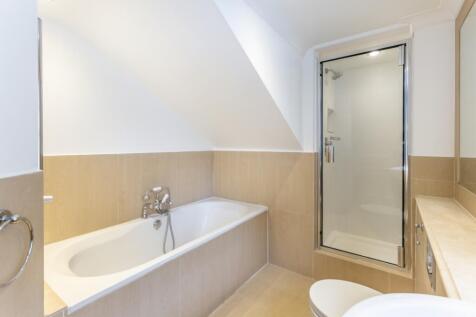 En-suite bathroom