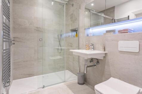 Flat 11 294956 - ...