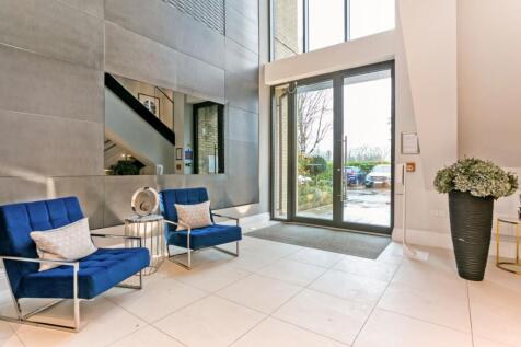Flat 11 294956 - ...