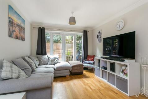 Croxley Rise, Mai...