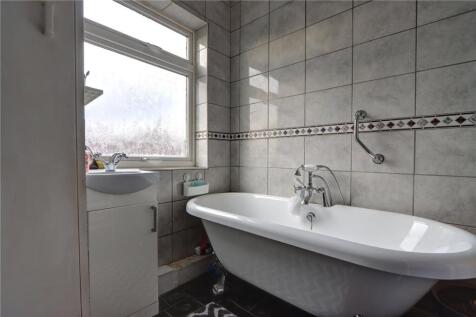 18 Ronald Drive 4 T202504241658.jpg
