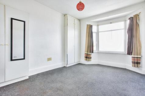 Bedroom 1 T202505271630.jpg