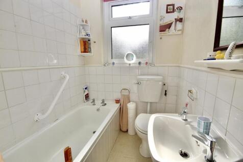 Bathroom T202507281424.jpg