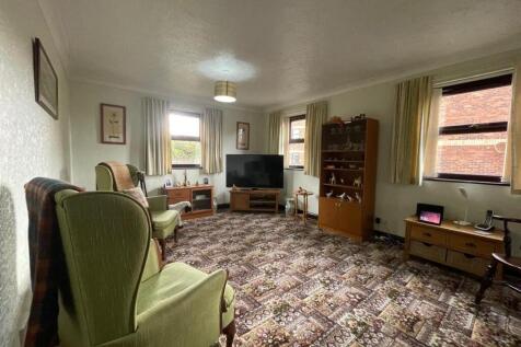 KC Lounge Close T202510241432.jpeg