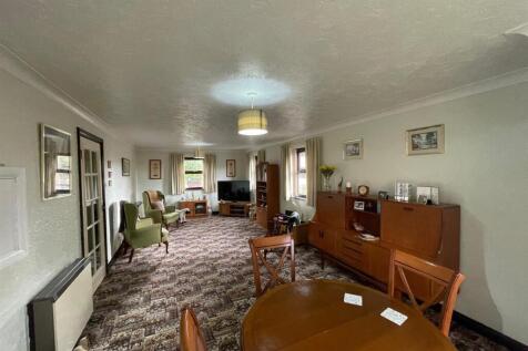 KC Lounge T202510241432.jpeg