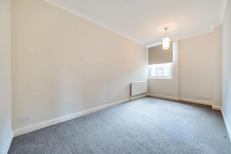 Longcross Road
